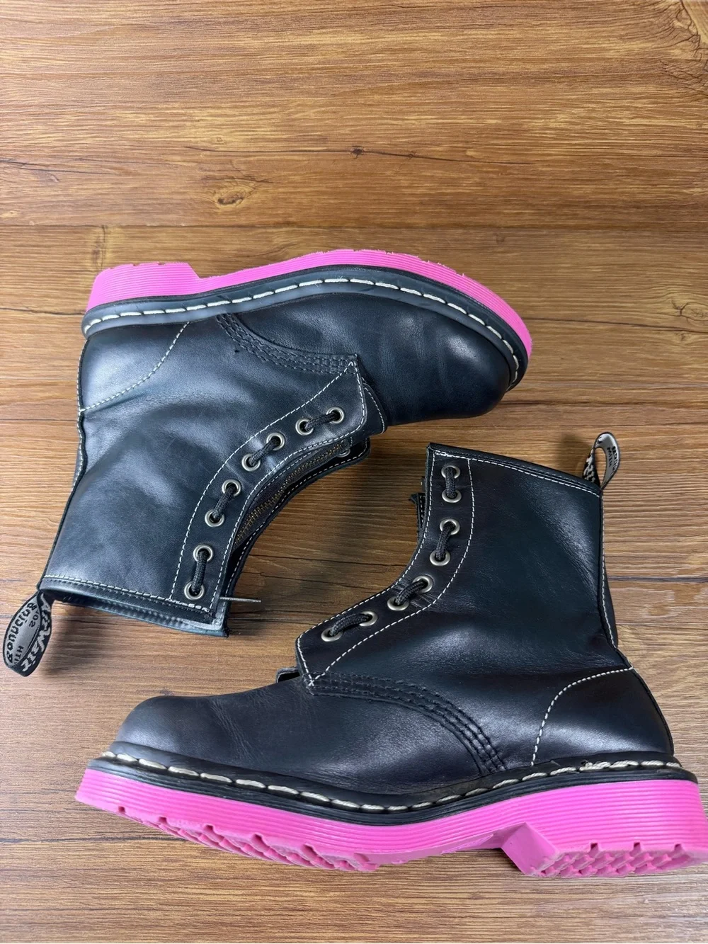 Dr. Martens 1460 Pink Sole Wanama Leather Jungle‎ Zip Boots Womens Size 6 Shoes